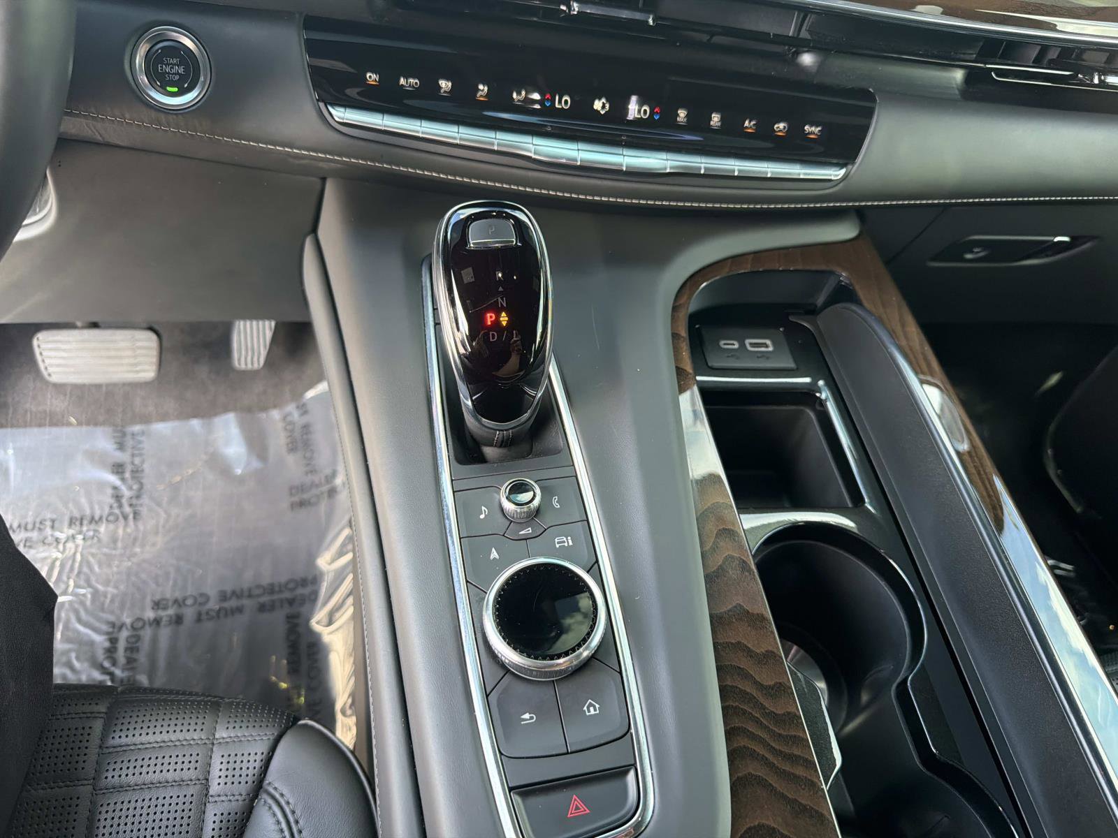Used 2024 Cadillac Escalade Sport Platinum w/ Heavy-Duty Trailer Package AWD/4WD image 25