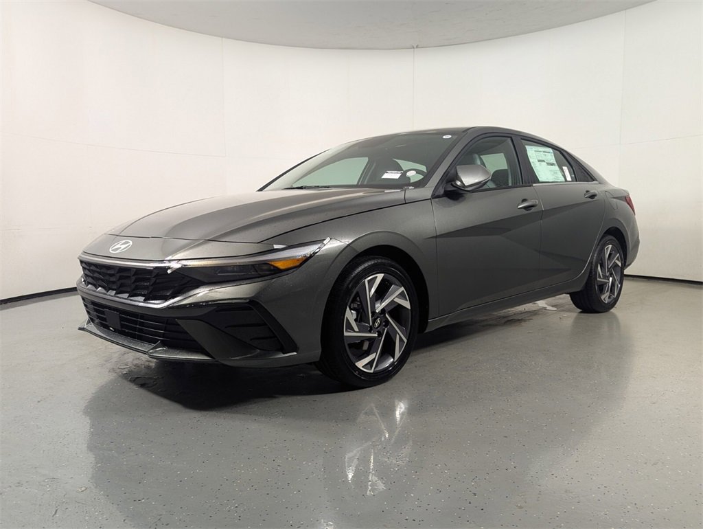 New 2026 Hyundai Elantra Limited w/ Cargo Package image 3