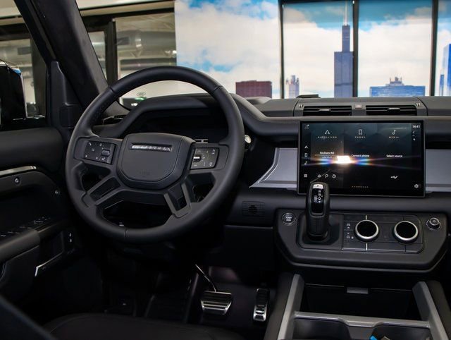 Used 2025 Land Rover Defender 130 X image 16
