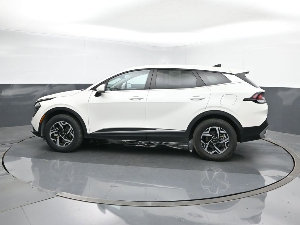 Used 2024 Kia Sportage LX image 3