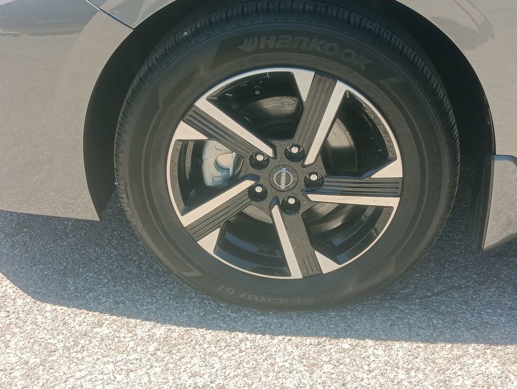 Used 2025 Nissan Sentra SV w/ All-Weather Package FWD image 26