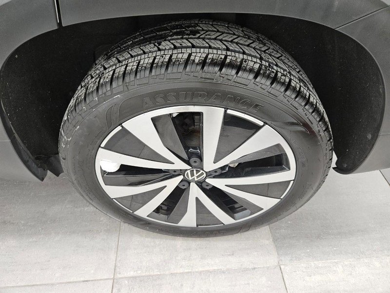 Used 2022 Volkswagen Taos SE w/ Panoramic Sunroof Package image 5