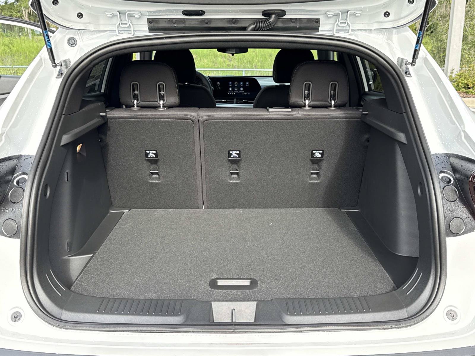 New 2026 Chevrolet Trax RS w/ Sunroof Package FWD image 31