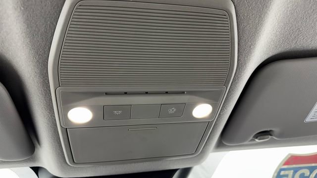 Used 2025 Nissan Kicks SR FWD image 31