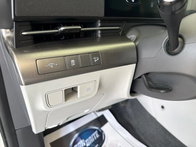 Used 2025 Hyundai Kona SEL AWD/4WD image 15