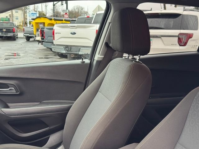 Used 2020 Chevrolet Trax LS w/ Tint and Cruise Package FWD image 23