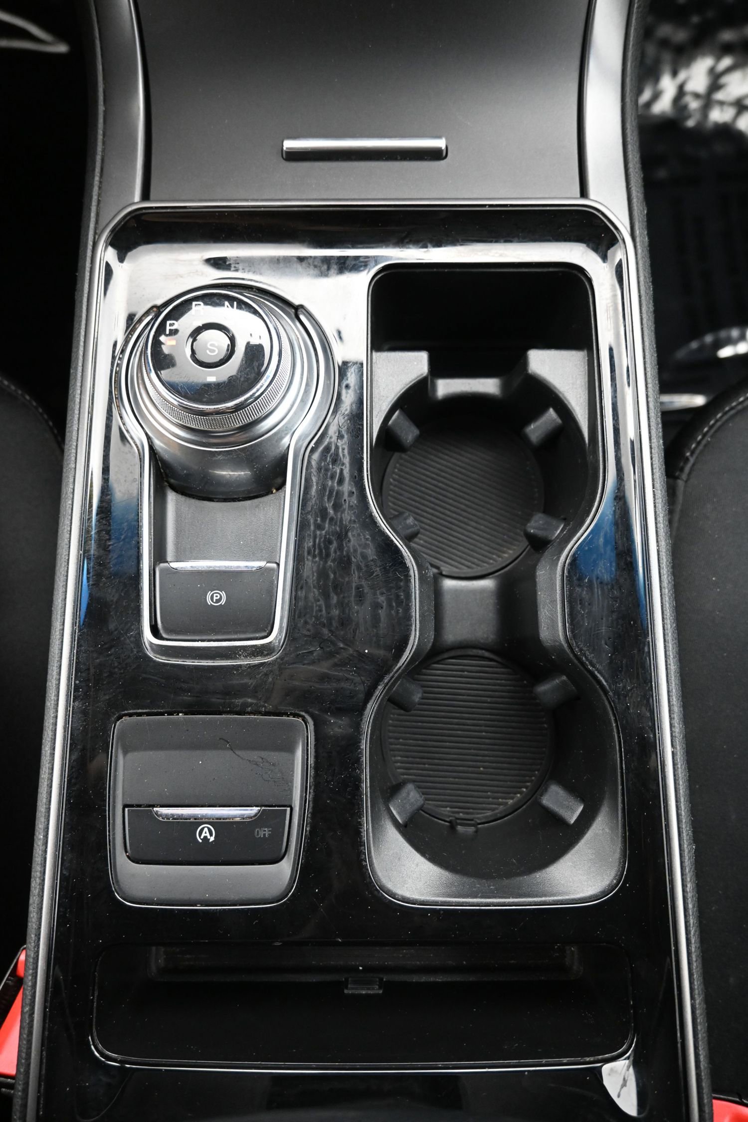 Used 2020 Ford Edge SE AWD/4WD image 19