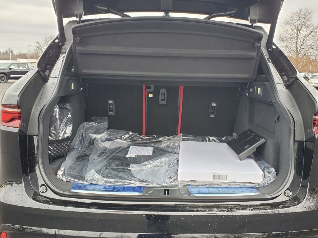Used 2024 Jaguar F-PACE R-Dynamic S image 6