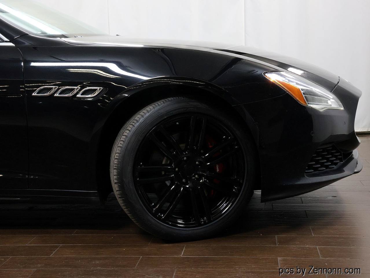 Used 2018 Maserati Quattroporte S Q4 AWD/4WD image 13