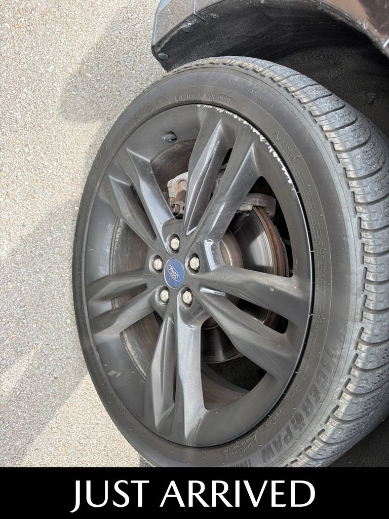 Used 2019 Ford Edge ST w/ Equipment Group 401A AWD/4WD image 7