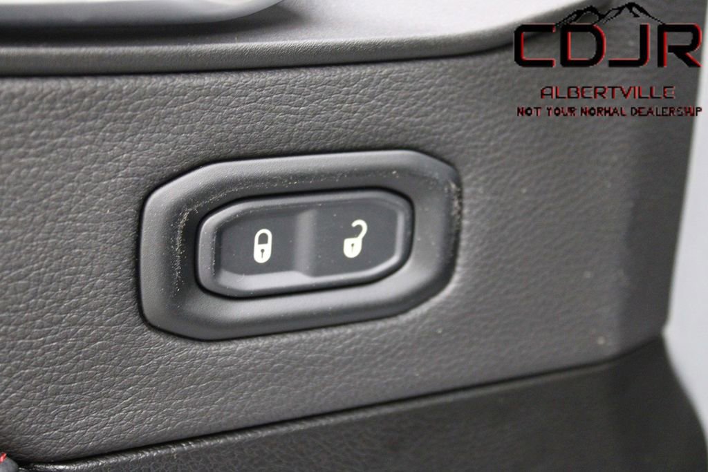 Used 2023 Jeep Gladiator Rubicon w/ Cold Weather Group image 23
