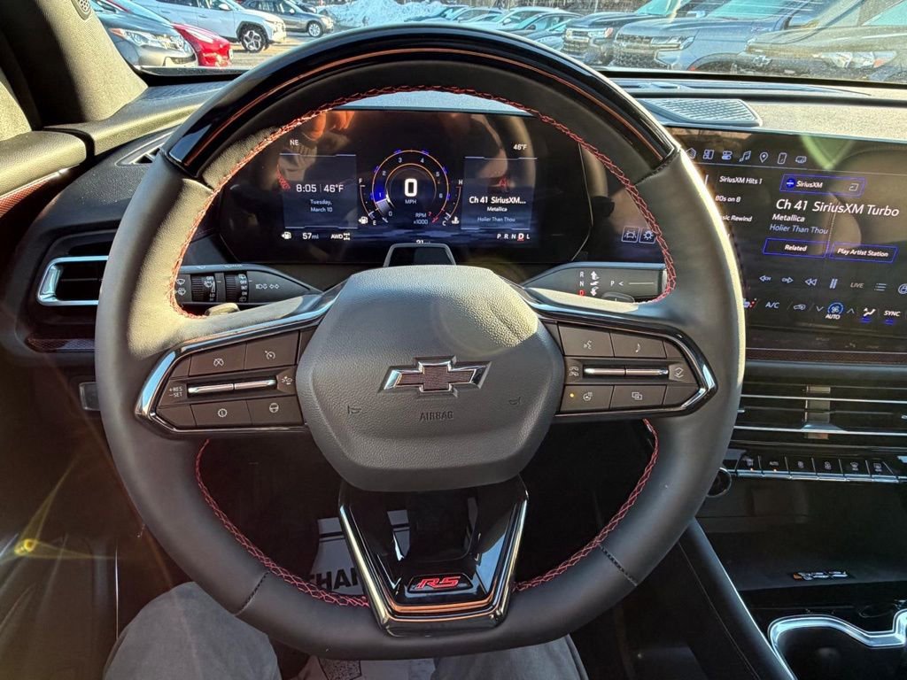 Used 2025 Chevrolet Traverse RS image 22