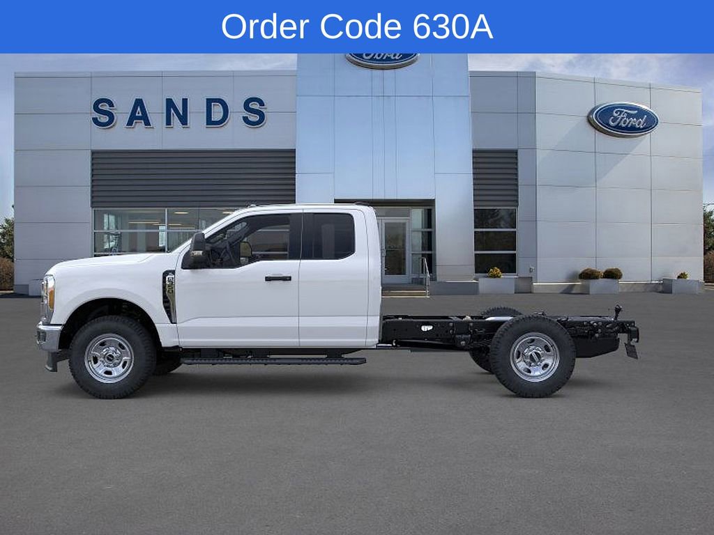 New 2025 Ford F350 XL w/ XL Chrome Package image 3