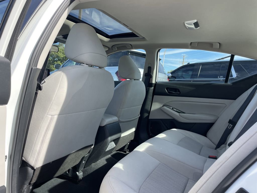 Used 2024 Nissan Altima 2.5 SV w/ SV Premium Package image 17