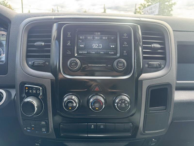 Used 2018 RAM 1500 Express w/ Black Ram 1500 Express Group AWD/4WD image 13