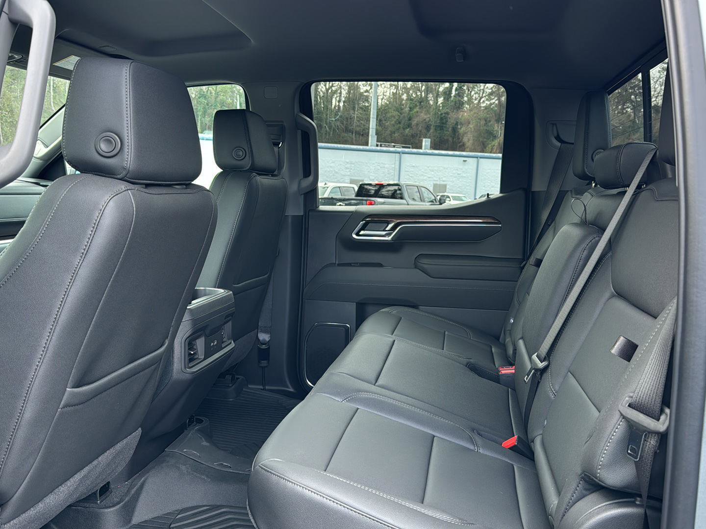 Used 2026 Chevrolet Silverado 1500 LT Trail Boss w/ LT Trail Boss Premium Package image 9