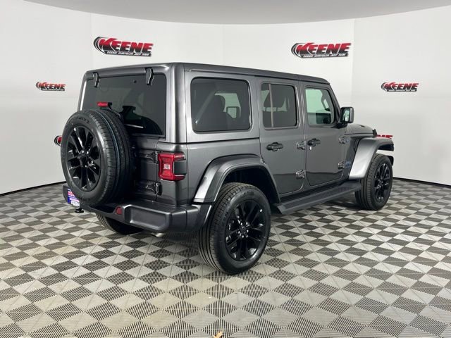 Used 2025 Jeep Wrangler Unlimited Sahara image 3