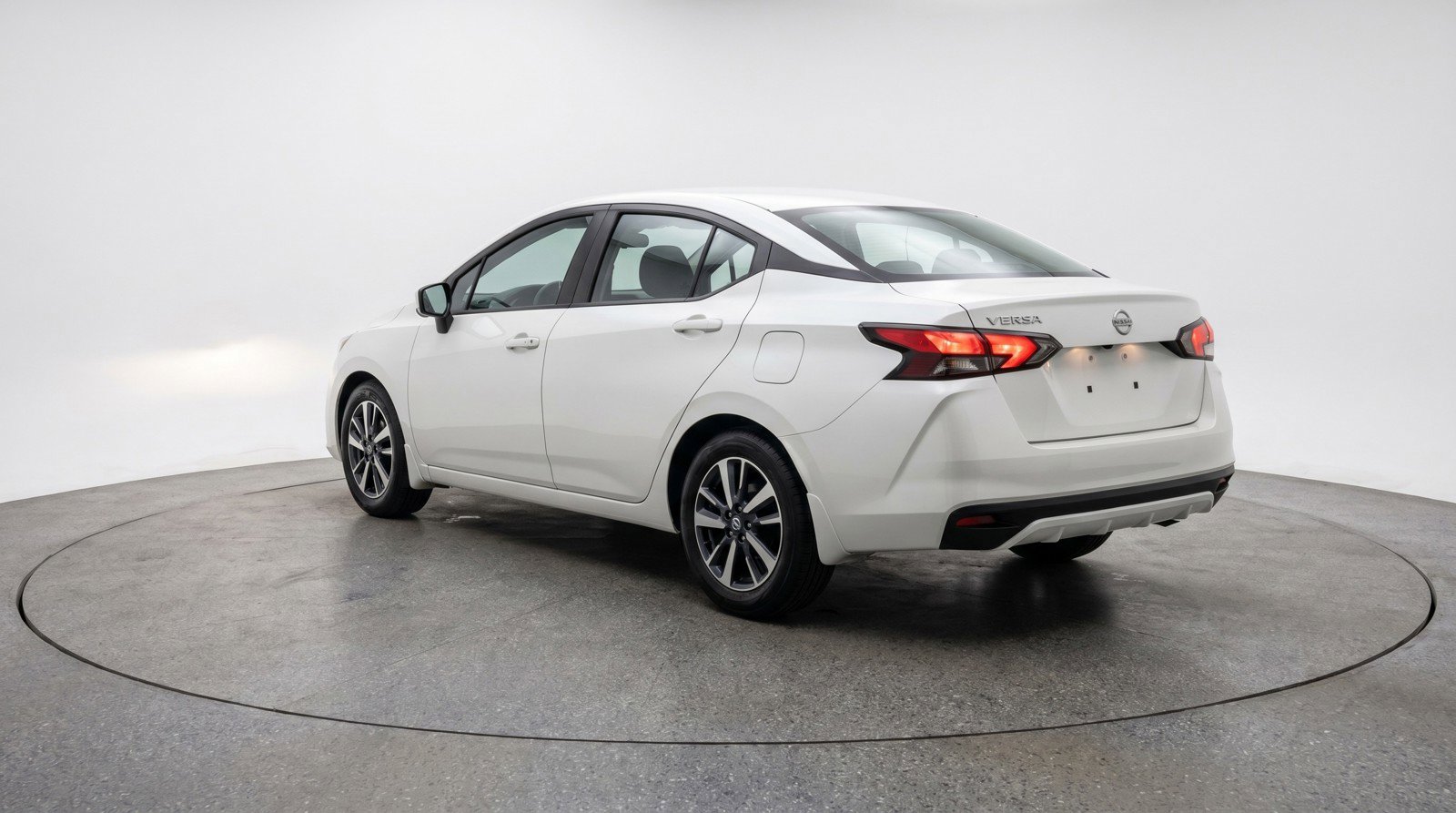 Used 2025 Nissan Versa SV FWD image 6