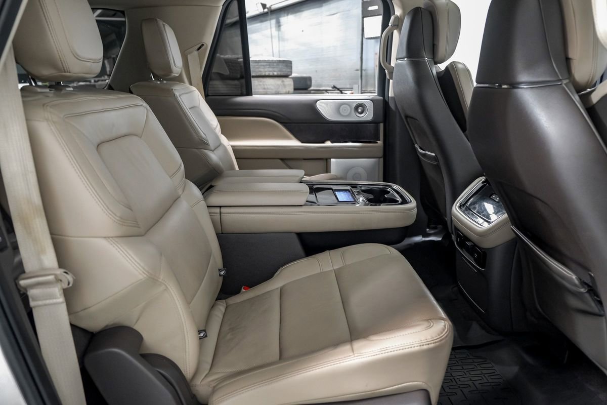 Used 2022 Lincoln Navigator L Reserve AWD/4WD image 33