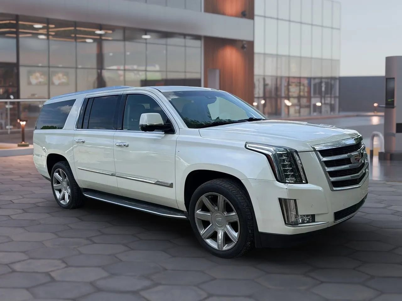 Used 2015 Cadillac Escalade ESV Luxury AWD/4WD image 17