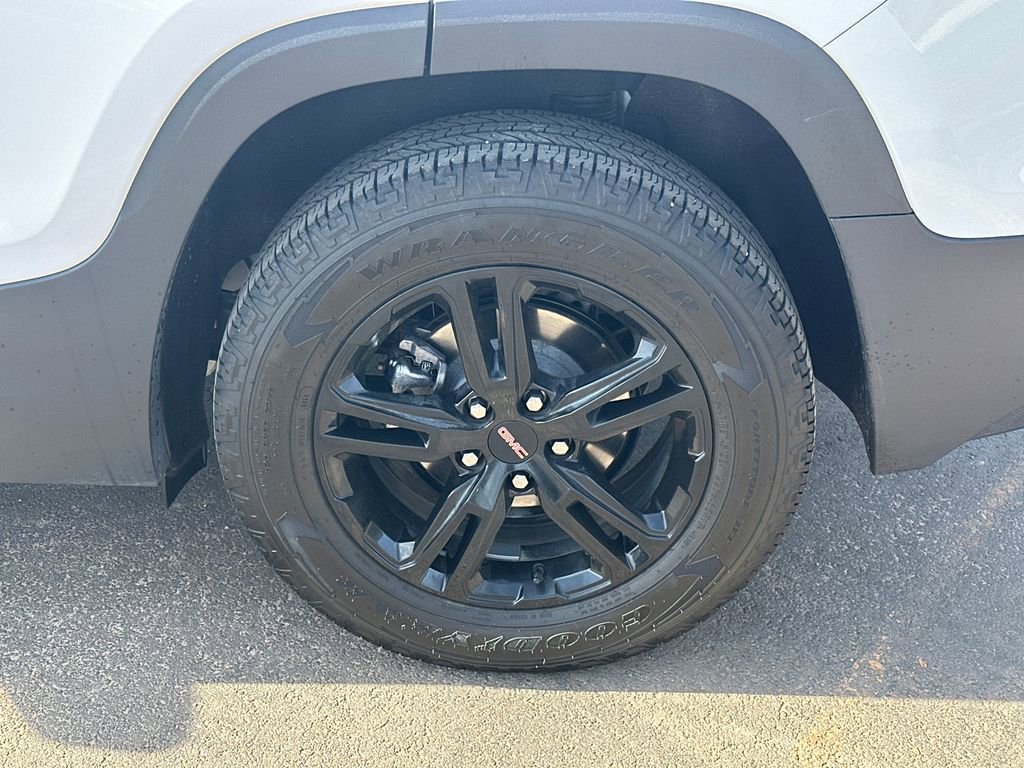 Used 2024 GMC Terrain AT4 w/ Infotainment Package II image 19