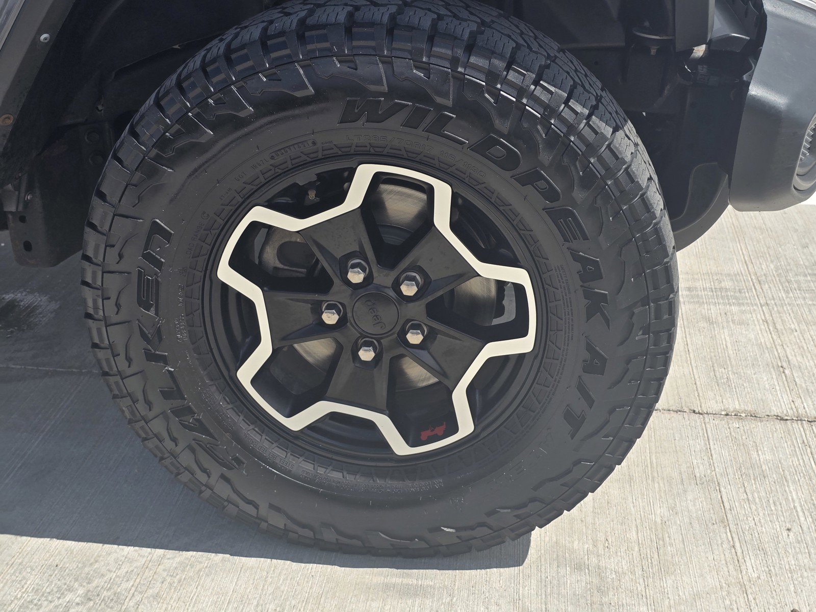 Used 2023 Jeep Wrangler Rubicon image 10