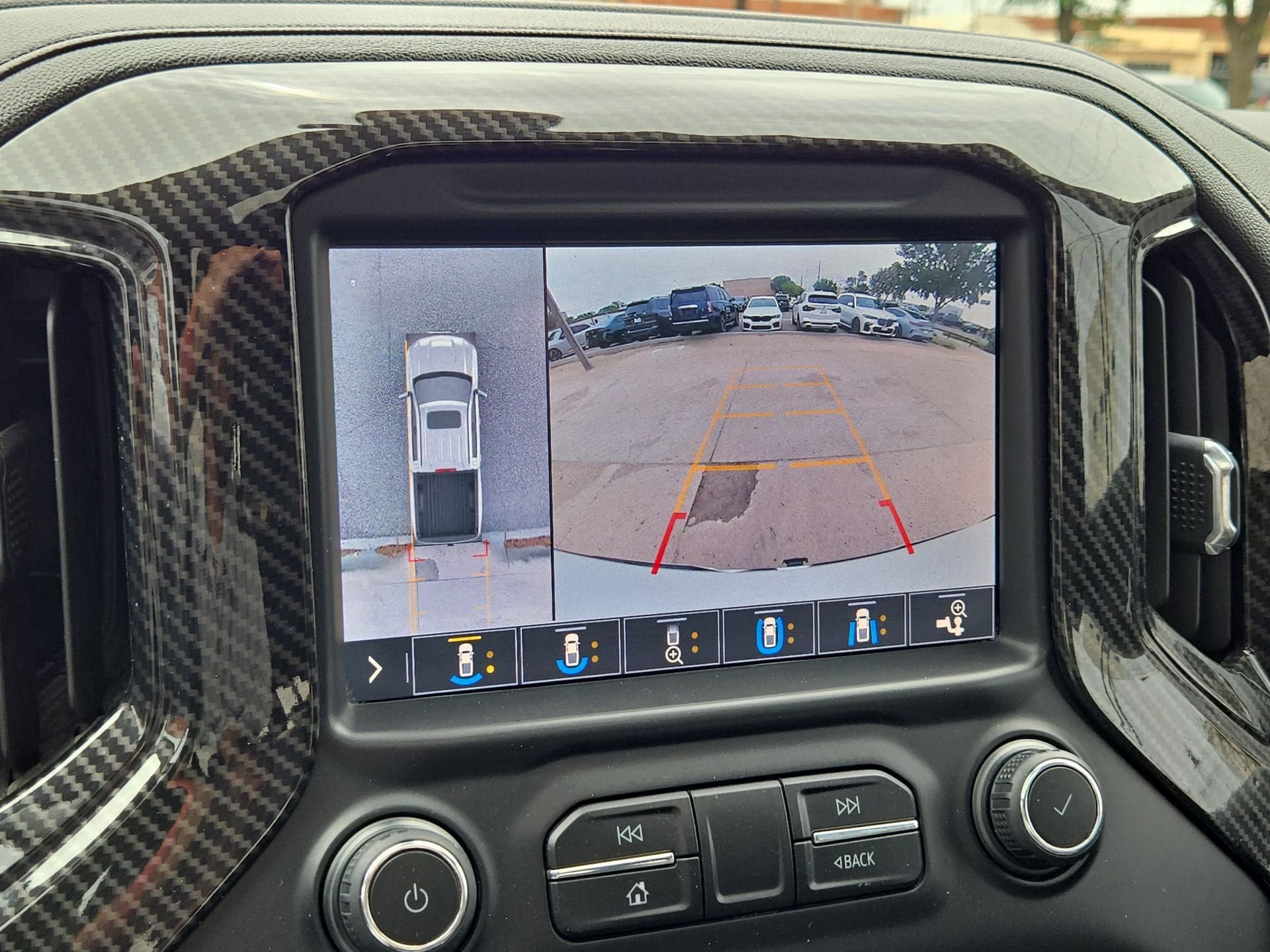 Used 2019 Chevrolet Silverado 1500 High Country w/ Technology Package AWD/4WD image 18