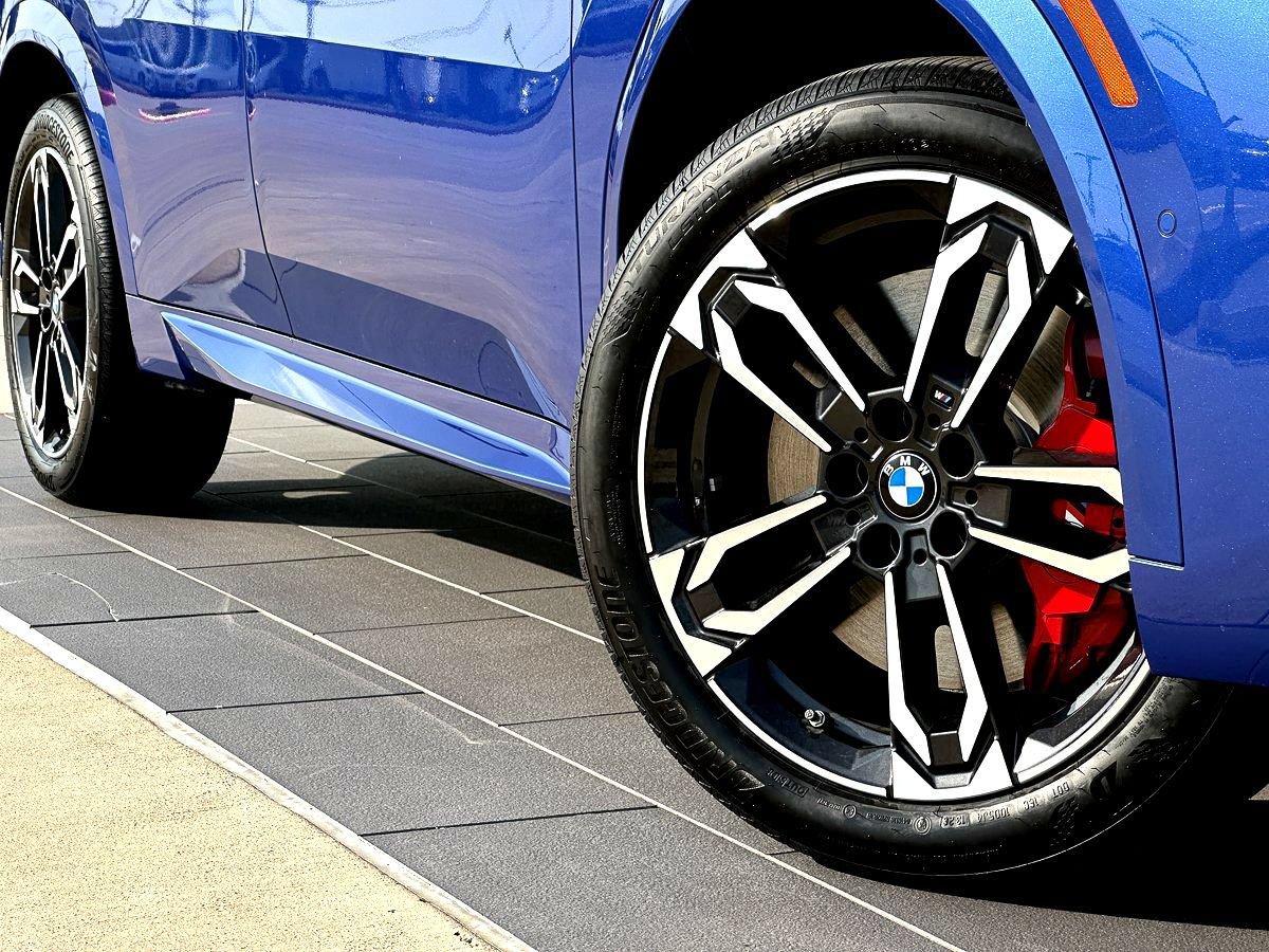 New 2026 BMW X2 xDrive28i w/ Technology Package AWD/4WD image 2