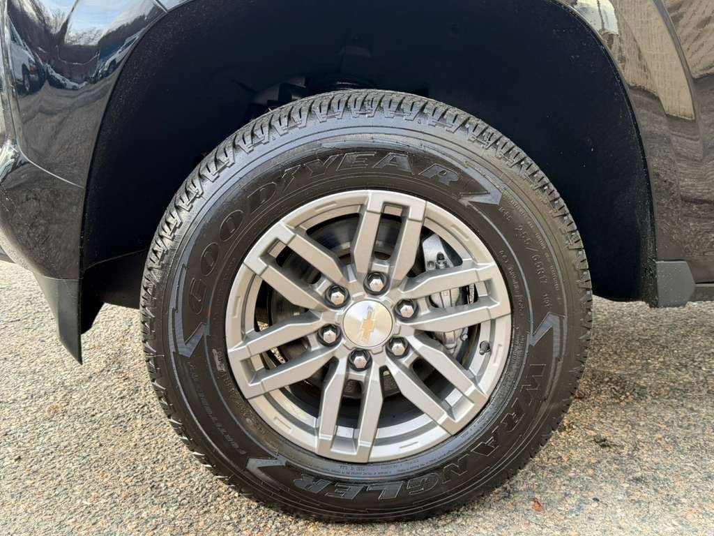 Used 2023 Chevrolet Colorado LT image 10