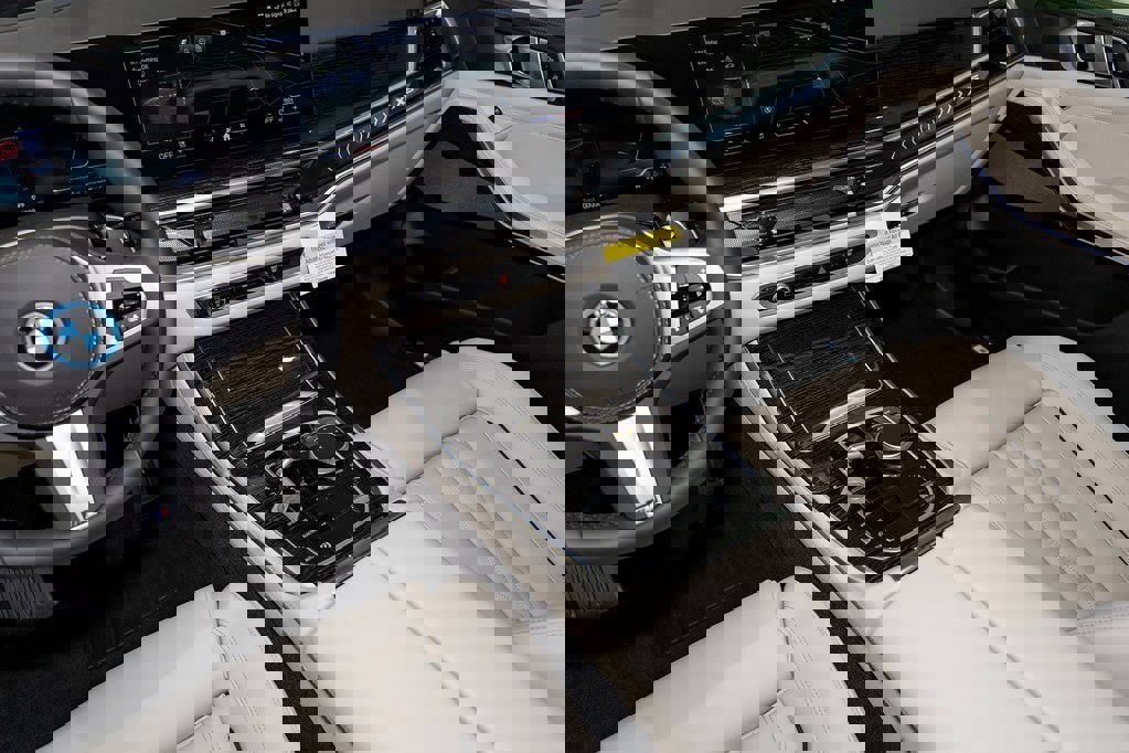 New 2026 BMW X5 xDrive50e w/ M Sport Package image 22