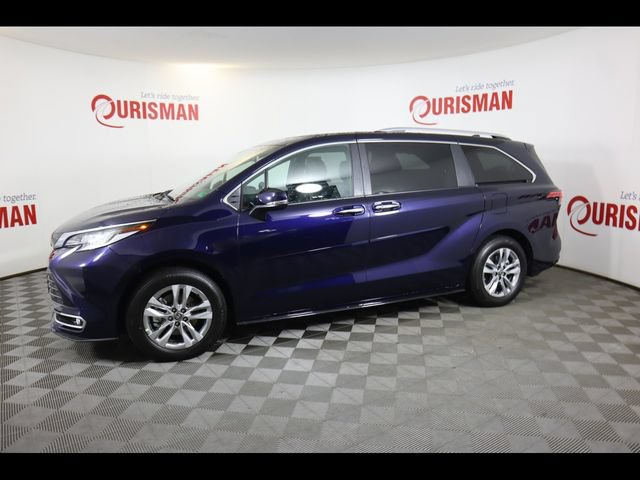 Used 2025 Toyota Sienna Limited AWD/4WD image 10