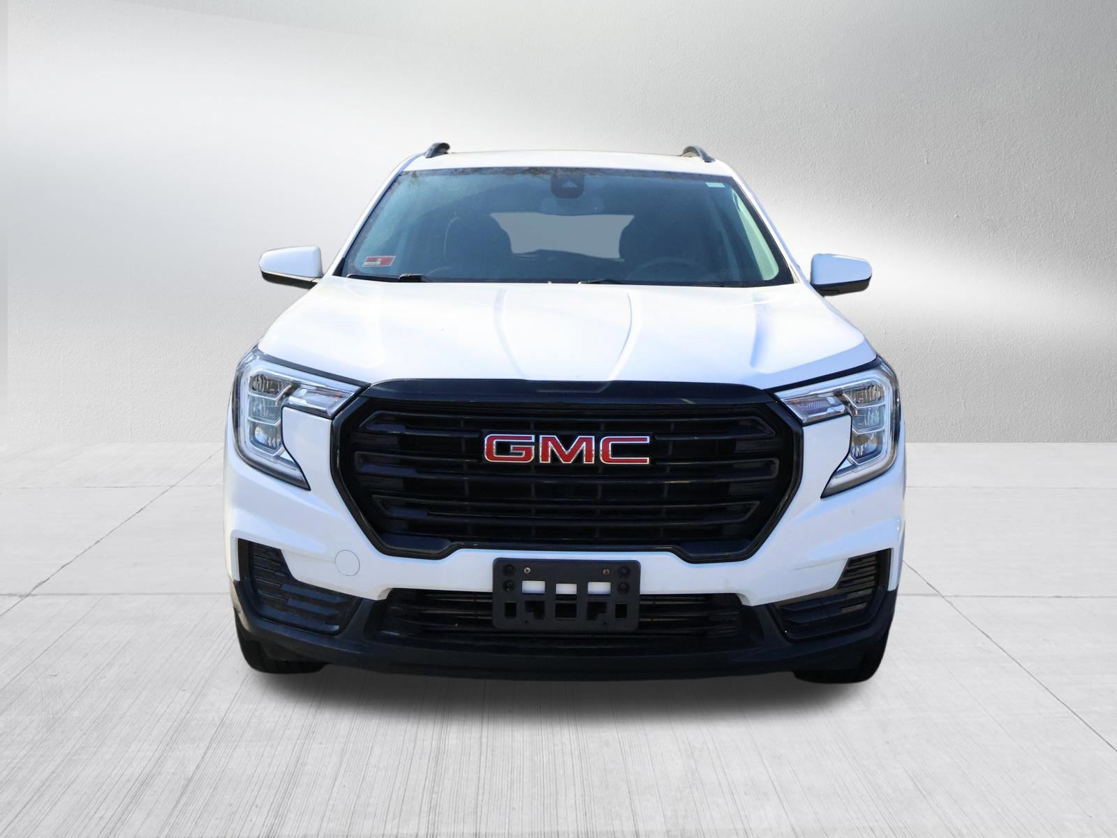 Used 2022 GMC Terrain SLE w/ Driver Convenience Package AWD/4WD image 2