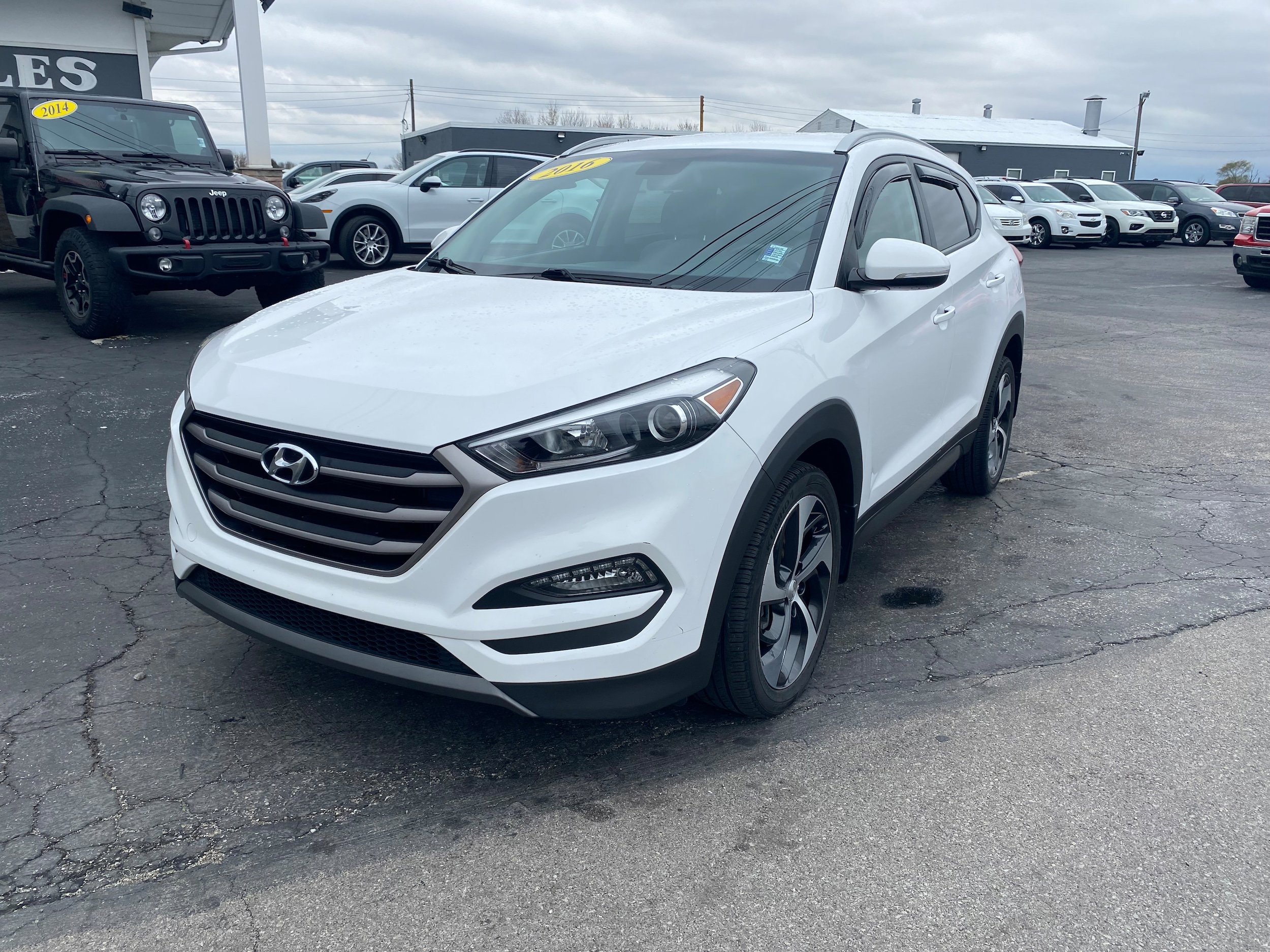 Used 2016 Hyundai Tucson Sport FWD image 1
