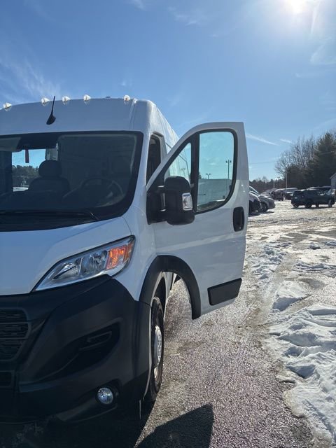 Used 2025 RAM ProMaster 2500 w/ Convenience Group image 9