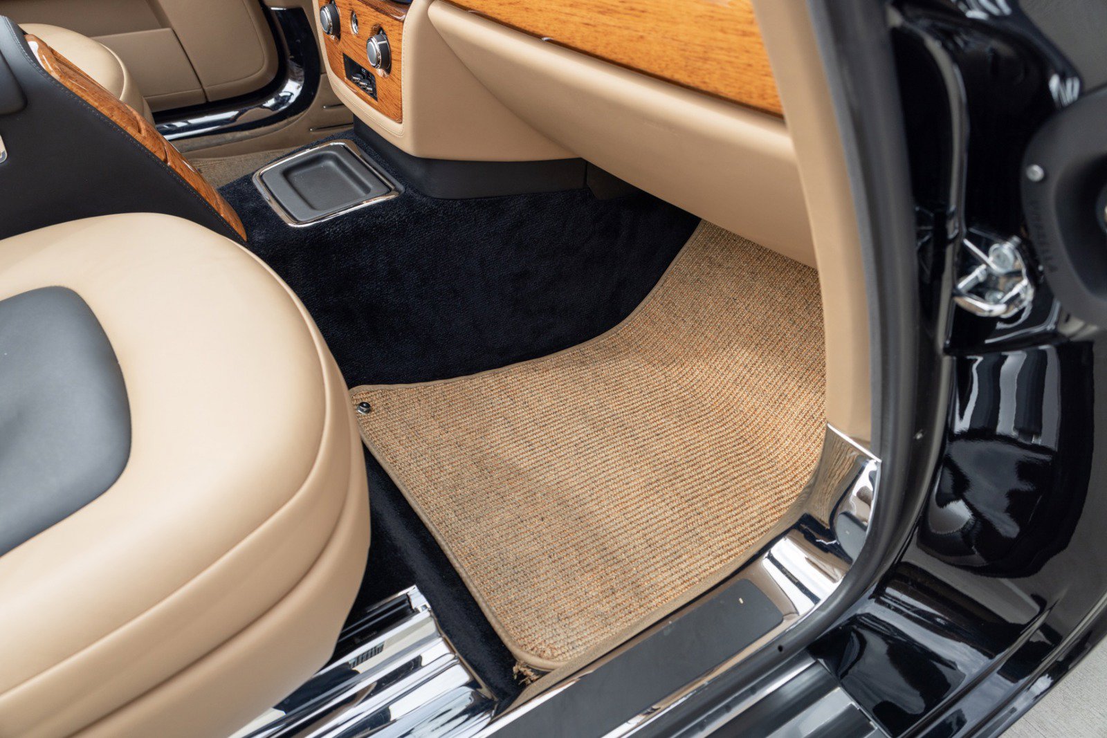 Used 2009 Rolls-Royce Phantom Drophead Coupe RWD image 44