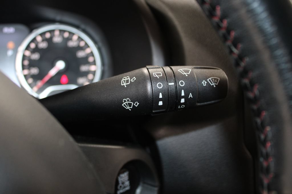 Used 2018 Jeep Renegade Trailhawk AWD/4WD image 19