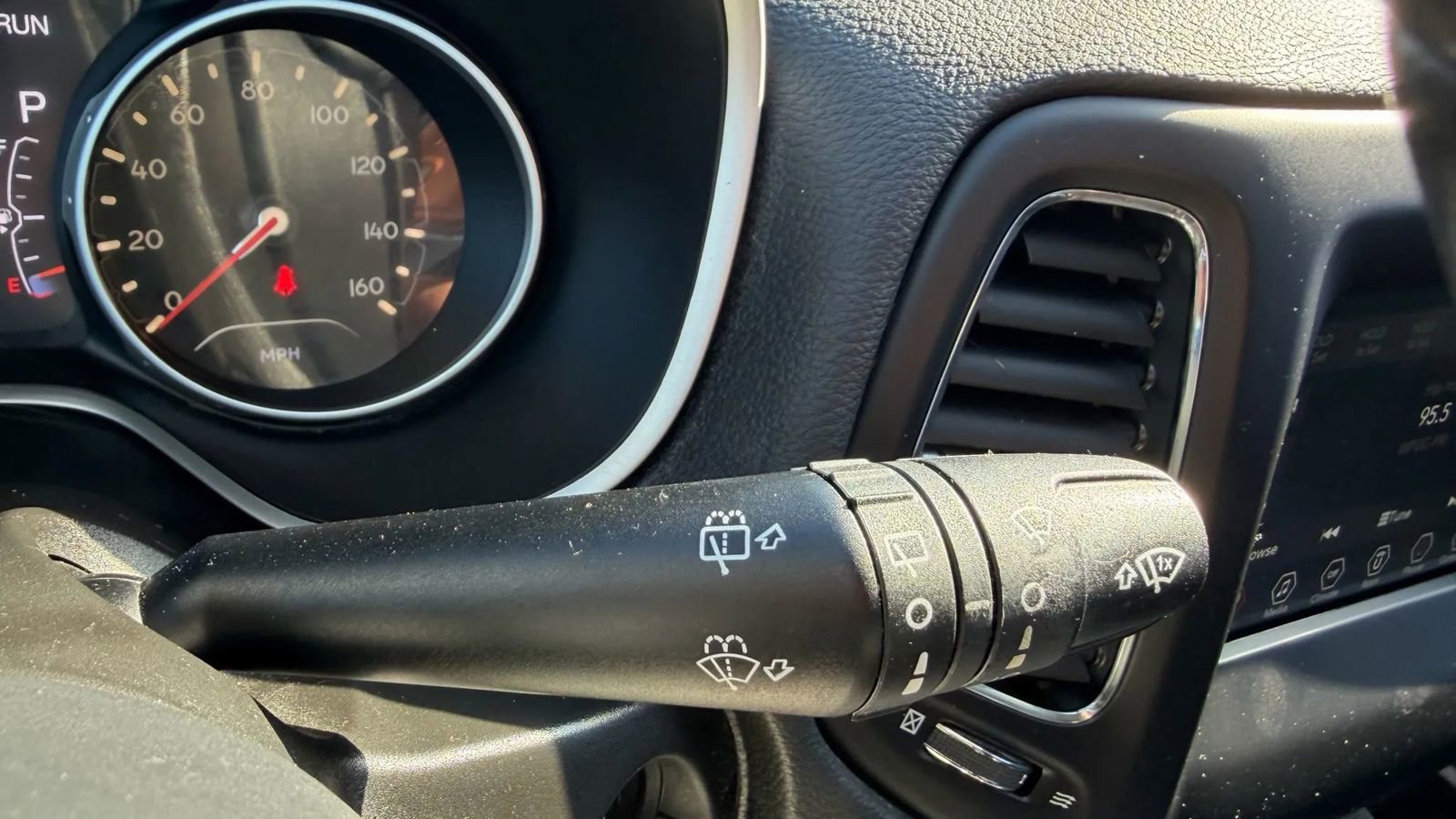 Used 2019 Jeep Compass Latitude w/ Popular Equipment Group image 31