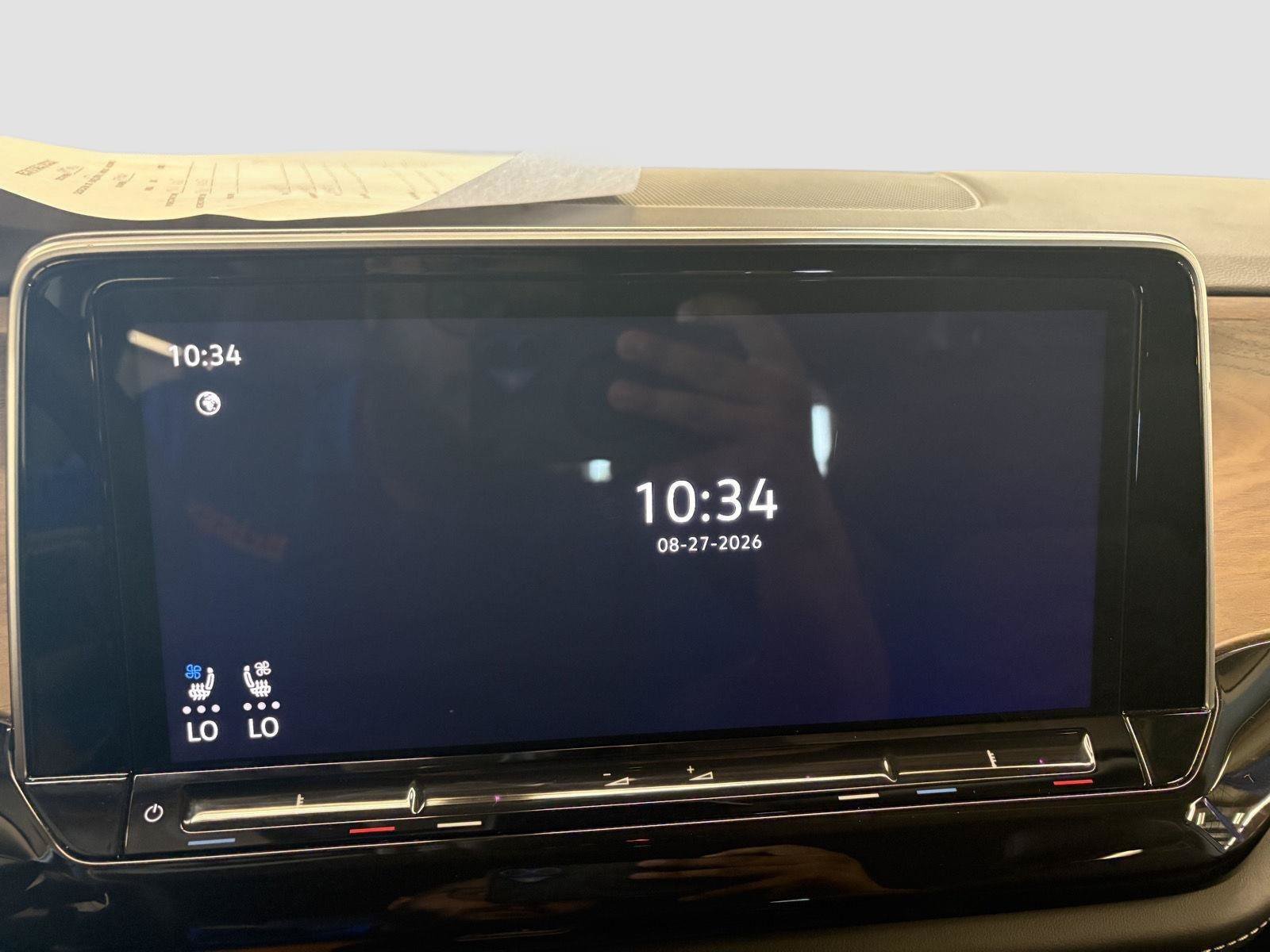 Used 2025 Volkswagen Atlas SE AWD/4WD image 35