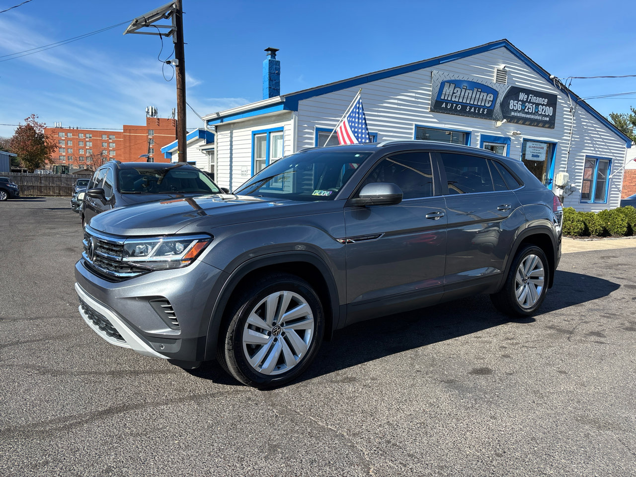 Used 2021 Volkswagen Atlas Cross Sport SE image 2