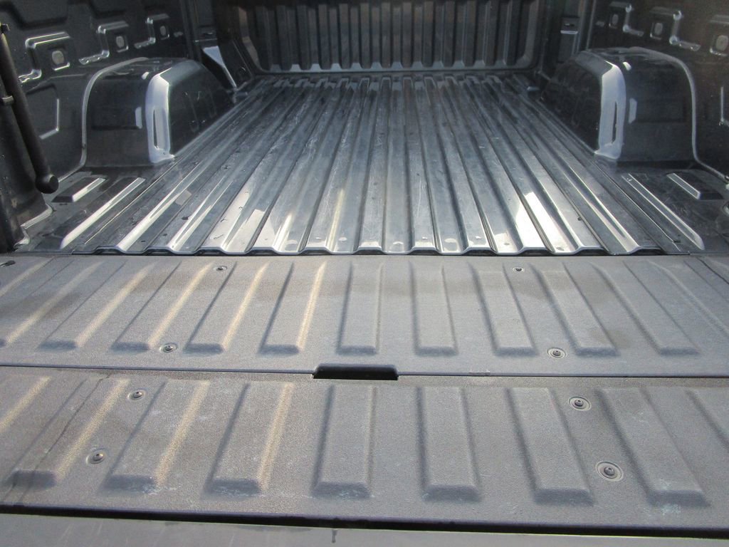 Used 2021 GMC Sierra 1500 Elevation image 18