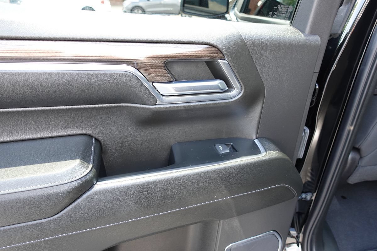 Used 2024 Chevrolet Silverado 1500 LT AWD/4WD image 23
