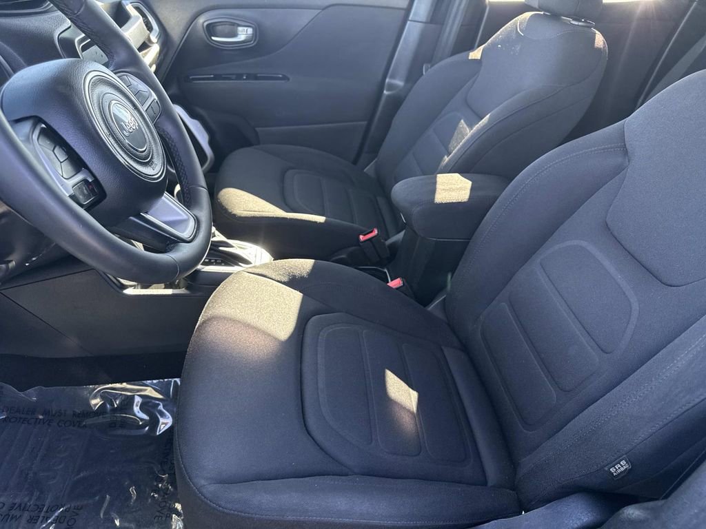 Used 2018 Jeep Renegade Latitude w/ Popular Equipment Group image 21