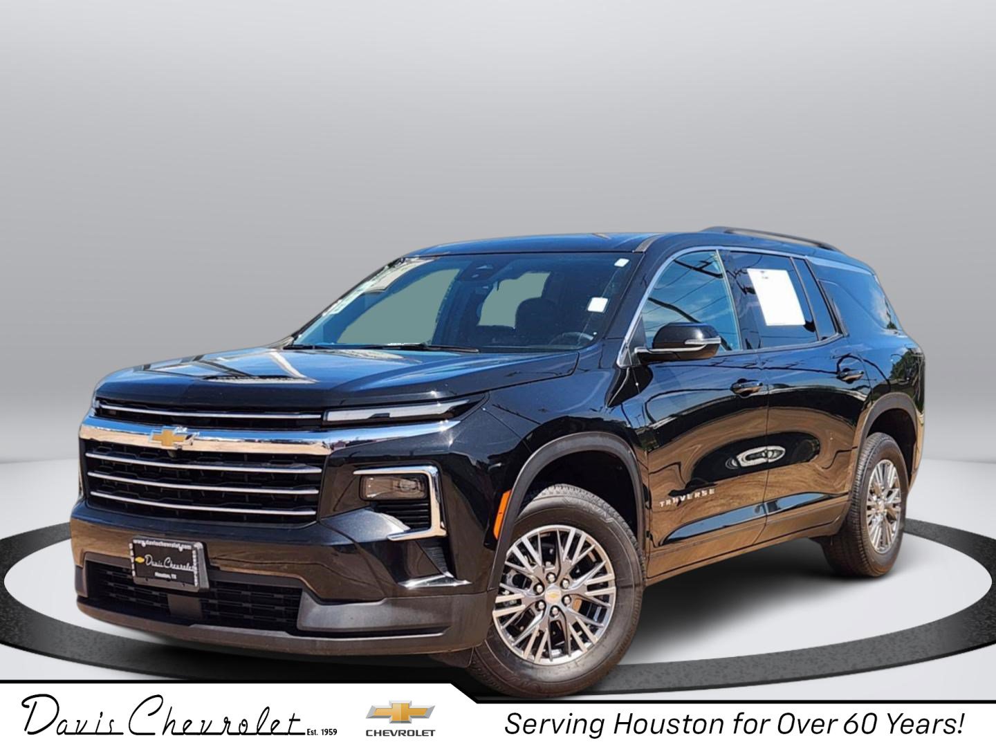 Certified 2025 Chevrolet Traverse LT FWD image 1