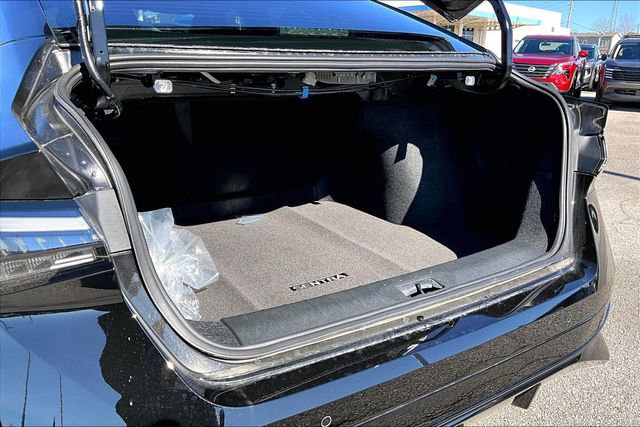 New 2026 Nissan Sentra SR w/ SR Premium Package image 24