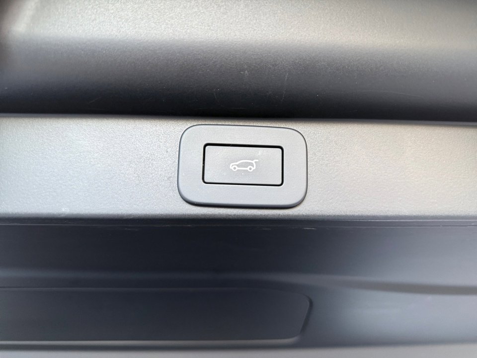 Certified 2023 Land Rover Range Rover SE AWD/4WD image 12