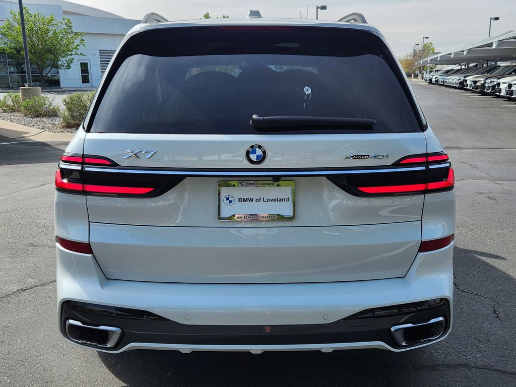 Used 2024 BMW X7 xDrive40i w/ M Sport Package AWD/4WD image 12