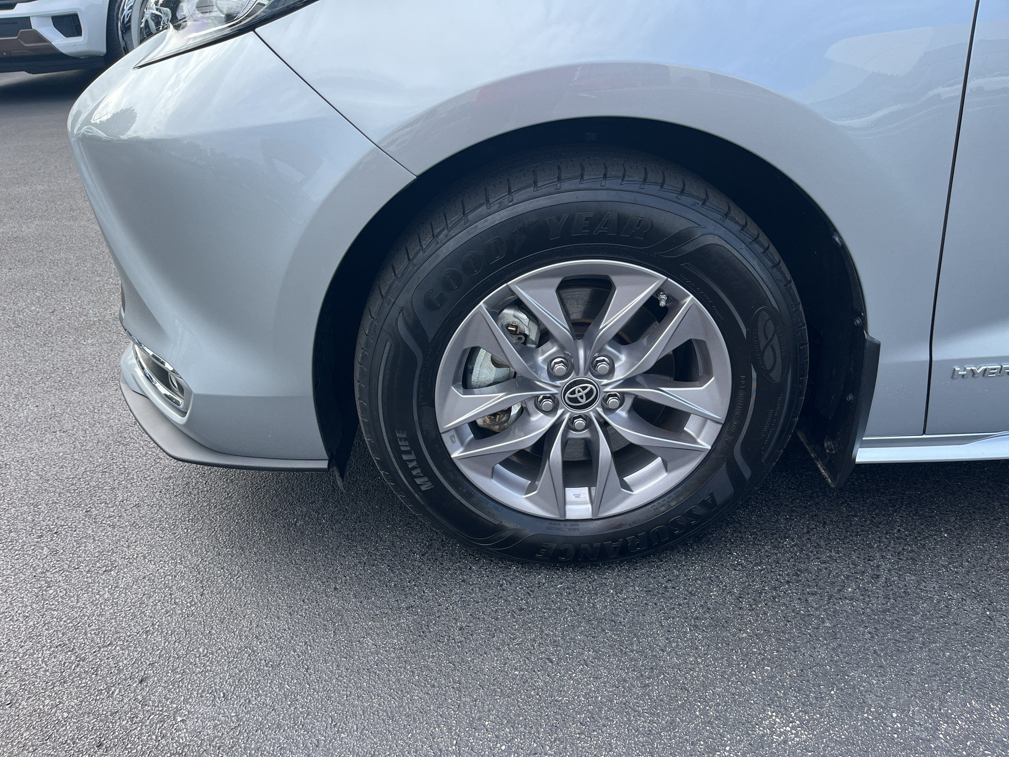 Used 2021 Toyota Sienna XLE w/ XLE Plus Package AWD/4WD image 11