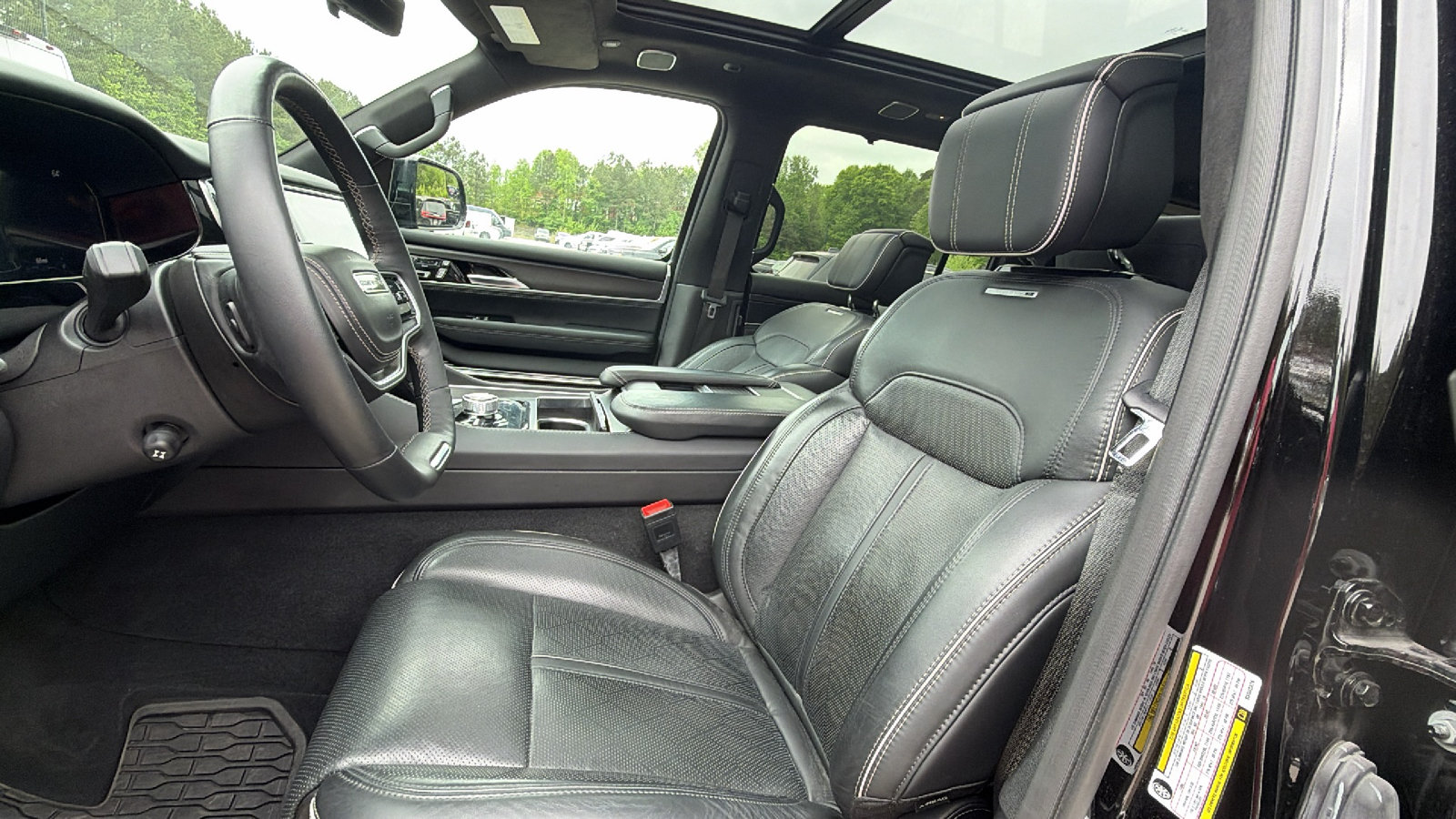 Certified 2025 Jeep Grand Wagoneer Series II Obsidian w/ Quick Order Packagew 28T AWD/4WD image 17