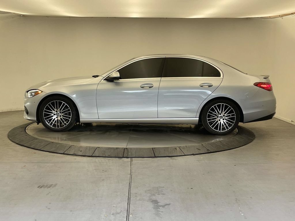 Used 2025 Mercedes-Benz C 300 4MATIC Sedan image 2