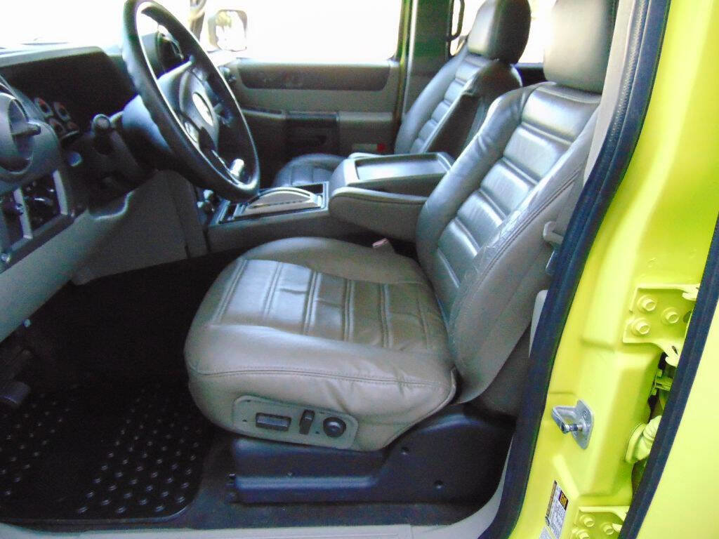 Used 2004 HUMMER H2 w/ Preferred Equipment Group image 26